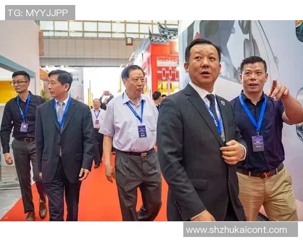 许钟豪的奋斗历程与人生哲学：从平凡到卓越的成长之路