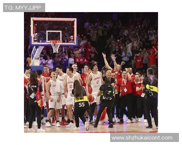 深圳队与浙江队激战正酣谁能在这场篮球赛中笑到最后